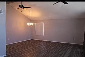 15637 N 99th Dr, Sun City, Az 85351 in Sun City, AZ (Photo 6 of 12)