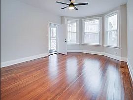 Charming 2 Bedroom in Chicago, IL (Photo 2 of 5)