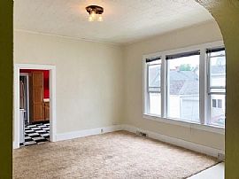 1611 Shore Dr, Marinette, Wi 54143 in Marinette, WI (Photo 2 of 9)