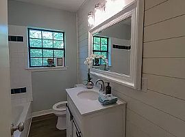 Charming 3 Bedroom in Shawnee, OK (Photo 4 of 6)