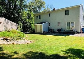 80 Lake Dr, Oakdale, Ct 06370 in Oakdale, CT (Photo 12 of 12)