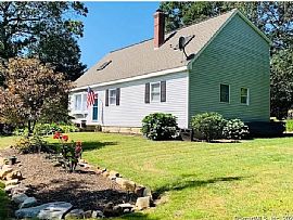 80 Lake Dr, Oakdale, Ct 06370 in Oakdale, CT (Photo 2 of 12)