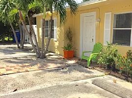 305 Melody Ln, Lake Worth, Fl 33462 in Lake Worth, FL