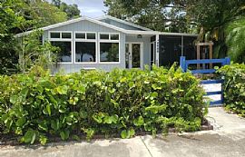 1519 Beach Dr Se, Saint Petersburg, Fl 33701 in Saint Petersburg, FL