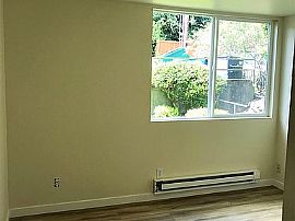 419 19th Ave E #6, Seattle, Wa in Seattle, WA (Photo 2 of 6)