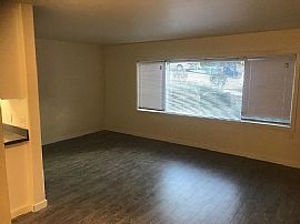 106 22nd Ave S, Seattle, Wa in Seattle, WA (Photo 3 of 7)