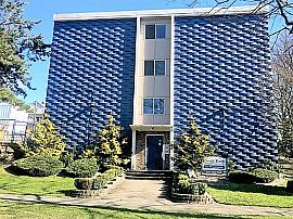 106 22nd Ave S, Seattle, Wa in Seattle, WA (Photo 5 of 7)