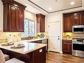 1130 10th St #b, Manhattan Beach, Ca in Manhattan Beach, CA (Photo 6 of 12)