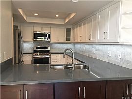 6 Bermuda Ct, Manhattan Beach, Ca  in Manhattan Beach, CA (Photo 3 of 12)