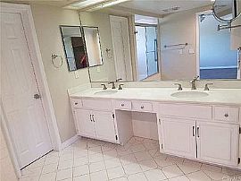 6 Bermuda Ct, Manhattan Beach, Ca  in Manhattan Beach, CA (Photo 7 of 12)