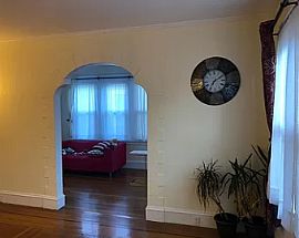 158 Evergreen St #1, Providence, Ri 02906 in Providence, RI (Photo 4 of 11)