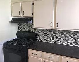 158 Evergreen St #1, Providence, Ri 02906 in Providence, RI (Photo 6 of 11)