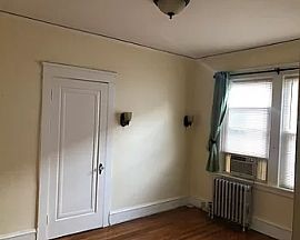 158 Evergreen St #1, Providence, Ri 02906 in Providence, RI (Photo 8 of 11)