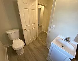 519 Angell St, Providence, Ri 02906 in Providence, RI (Photo 11 of 12)