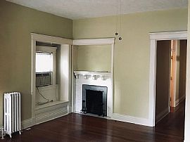 Large 1 Bdrm Near Cherokee Park. Newly Remodeled Bath W/cedar C in Louisville, KY (Photo 2 of 4)