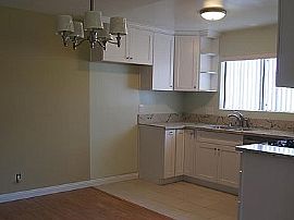 452 W California Ave, Glendale, Ca in Glendale, CA (Photo 3 of 6)