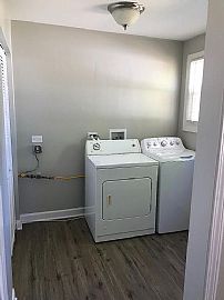 3 Bedroom Home  in Des Plaines, IL (Photo 10 of 12)