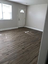 3 Bedroom Home  in Des Plaines, IL (Photo 4 of 12)