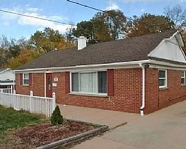 8834 Neptune Dr, Cincinnati, Oh 45231 For $700/m Deposit $700 in Cincinnati, OH (Photo 3 of 3)