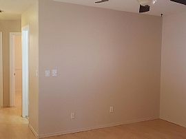 Luxurious 3 Bedroom Home  in Phoenix, AZ (Photo 11 of 12)