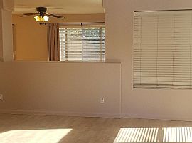 Luxurious 3 Bedroom Home  in Phoenix, AZ (Photo 3 of 12)