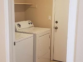 Luxurious 3 Bedroom Home  in Phoenix, AZ (Photo 9 of 12)