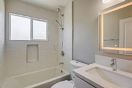 One Bedroom in San Diego, CA (Photo 4 of 7)