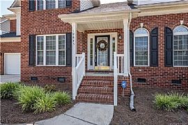 Immaculate 5 Bedroom  in Huntersville, NC (Photo 2 of 12)