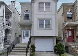 Charming 3 Bedroom in Jersey City, NJ