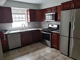 Charming 3 Bedroom in Jersey City, NJ (Photo 2 of 7)