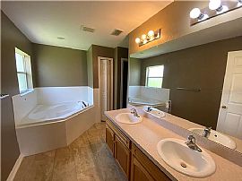 550 Cody Caleb Dr, Winter Haven, Fl 33884 in Winter Haven, FL (Photo 5 of 6)