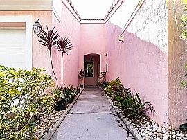 383 E Coral Trace Cir, Delray Beach, Fl  in Delray Beach, FL (Photo 3 of 8)