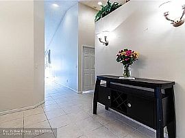 383 E Coral Trace Cir, Delray Beach, Fl  in Delray Beach, FL (Photo 6 of 8)