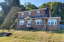 808 Foxon Rd, East Haven, Ct 06513 in East Haven, CT (Photo 2 of 12)