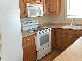 34 Nott St Unit B, Saco, Me in Saco, ME (Photo 4 of 11)