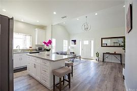 3bed 2bath in Los Angeles, CA (Photo 3 of 10)