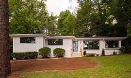 1704 Saulter Rd, Homewood, Al 35209 in Homewood, AL