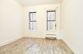 Very Comfortable and Charming Apartment  in New York, NY (Photo 3 of 10)