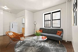 Very Comfortable and Charming Apartment  in New York, NY (Photo 9 of 10)