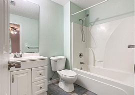 5652 Dee St #b, Gulf Shores, Al 36542 in Gulf Shores, AL (Photo 10 of 12)