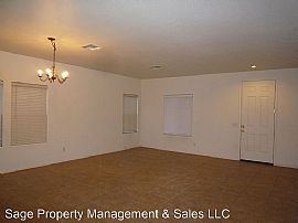 8518 N 64th Dr, Glendale, Az 85302 in Glendale, AZ (Photo 2 of 7)