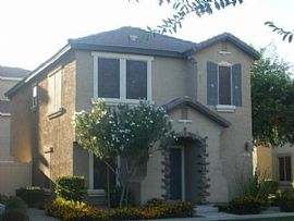  903 W Wendy Way, Gilbert, Az 85233 in Gilbert, AZ