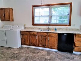 325 Myers Ave, Beckley, Wv 25801 in Beckley, WV (Photo 3 of 9)