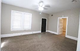 Beautiful 3 Bedroom Home in Jacksonville, FL (Photo 4 of 5)