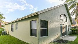 9711 Sw 16th Ct, Pembroke Pines, Fl 33025 in Pembroke Pines, FL (Photo 11 of 12)