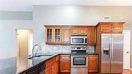 9711 Sw 16th Ct, Pembroke Pines, Fl 33025 in Pembroke Pines, FL (Photo 6 of 12)