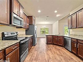 556 Calibre St, fairhope, Al 36532 in Fairhope, AL (Photo 4 of 11)