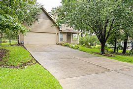 151 N Fairway Loop, Coldspring, Tx 77331, Usa in Coldspring, TX (Photo 2 of 12)