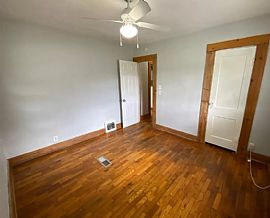 A Room in Kansas City in Kansas City, MO (Photo 7 of 11)