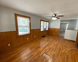 A Room in Kansas City in Kansas City, MO (Photo 9 of 11)